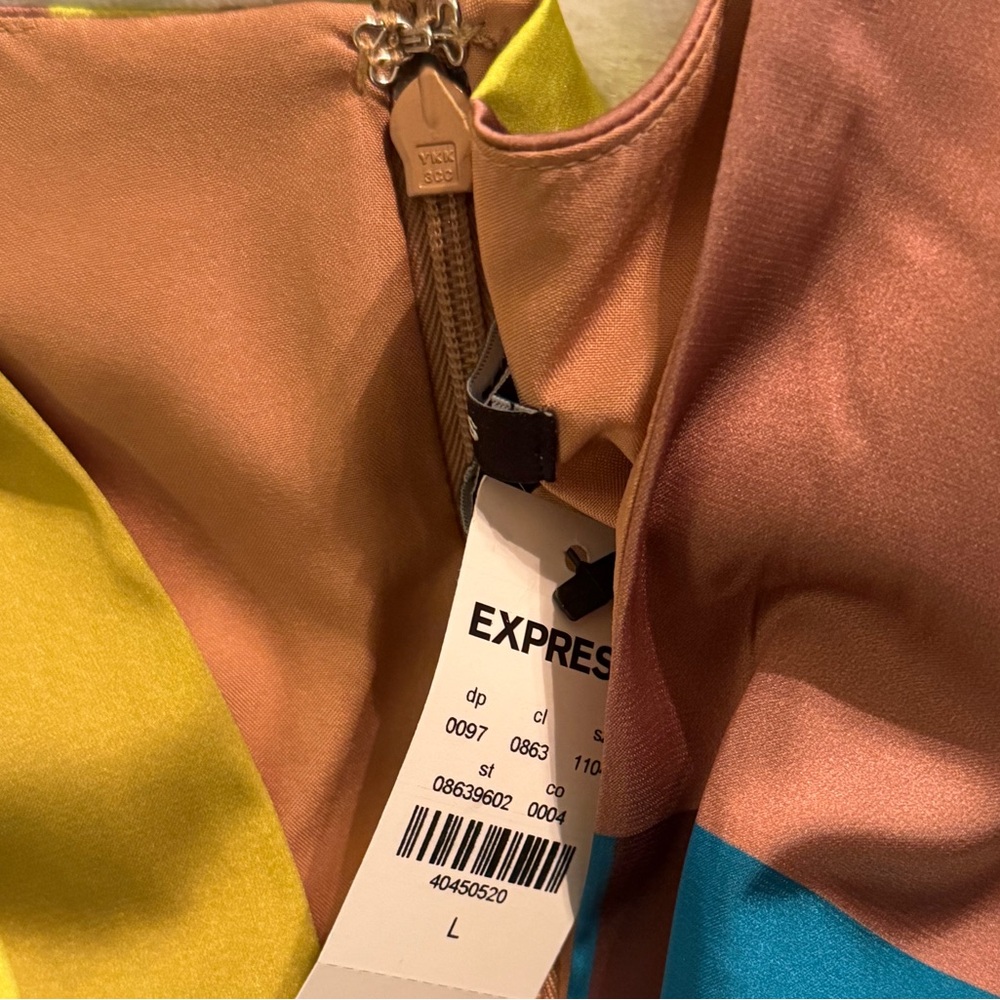 Express Multicolor Wrap Top - Picture 3 of 8